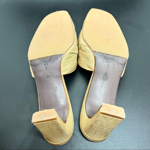 Vintage Women’s Delman Shoes Mules Slip On Heels Tan Fabric Bows 3”Heels Size 7M - Picture 7 of 9